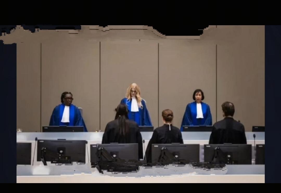 时间拉回2023年，海牙国际刑事法院以战争罪和反人类罪为由，通缉俄罗斯总统普京。