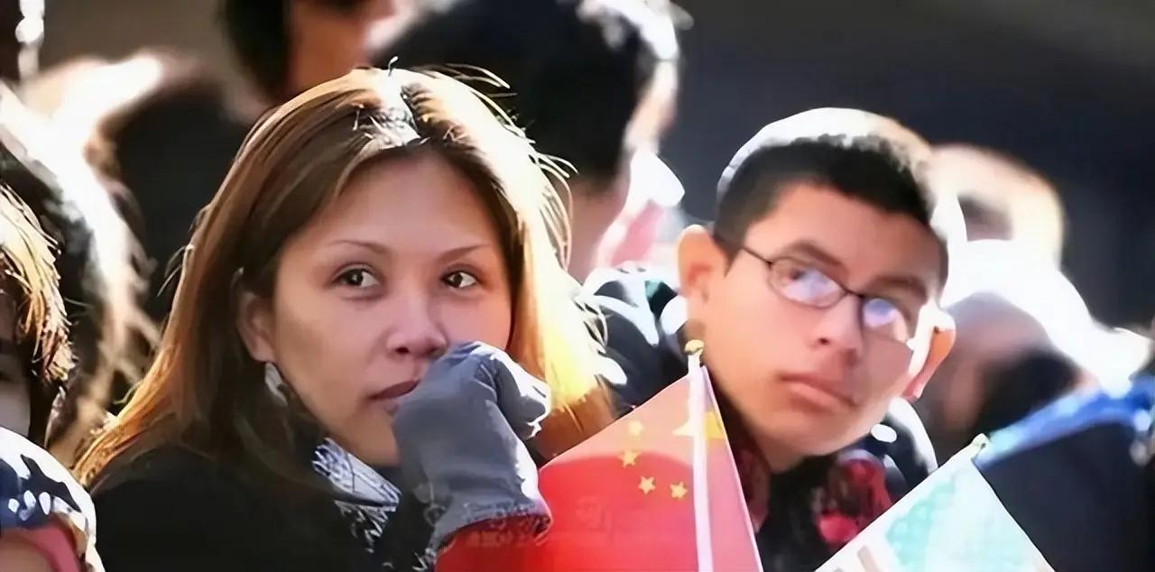 一位美国华人表示，华人精英移民到美国之后，不出两代，基本上都成为普通人在美国这片