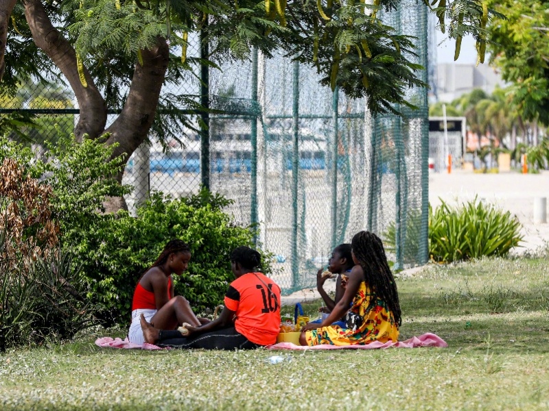 #使馆提醒勿信安哥拉遍地黄金谣言#【“安哥拉遍地是黄金”系谣言！使馆提醒理性看待