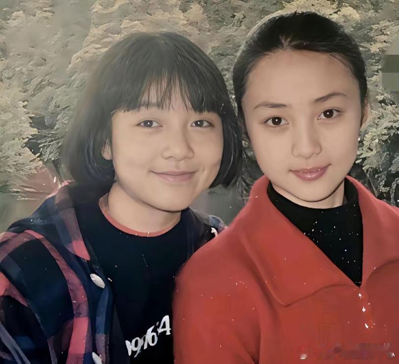 难怪黄磊说，蒋勤勤刚进大学第一天，整个校园都轰动了，大家都来一睹芳容！那个时候的