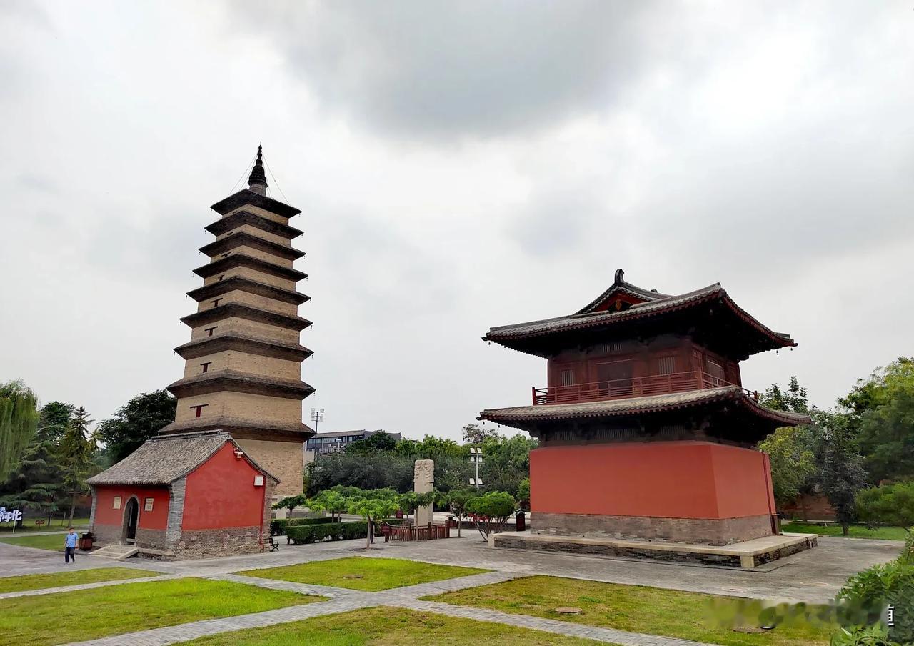 正定开元寺

始建于东魏兴和二年(公元540年)原名净观寺，隋改解慧寺，唐开元二