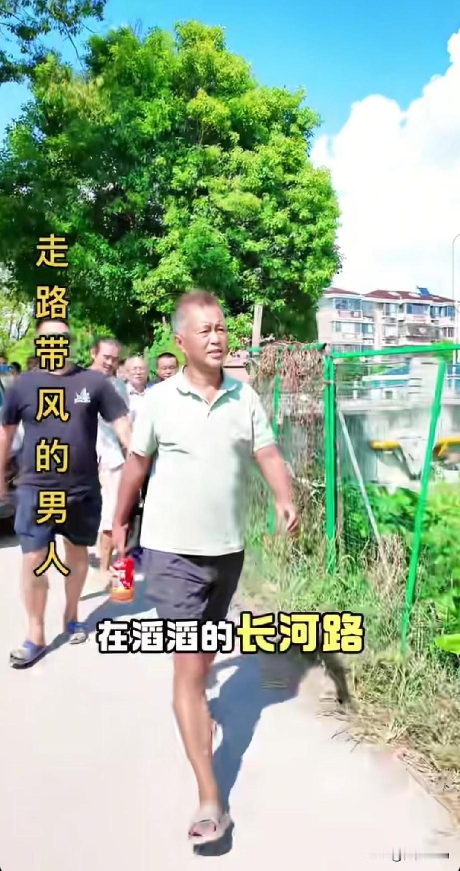 说起流浪大师、著名文化学者沈巍，上海本地人确实对他有种特别的理解和共情。为啥？我