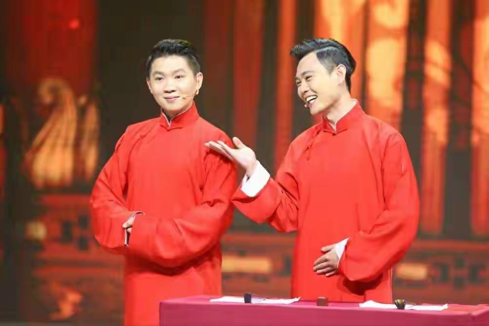 卢鑫怎么变成这样了，在直播间质问，剧场没开门，为什么要分红

   真是可惜了这