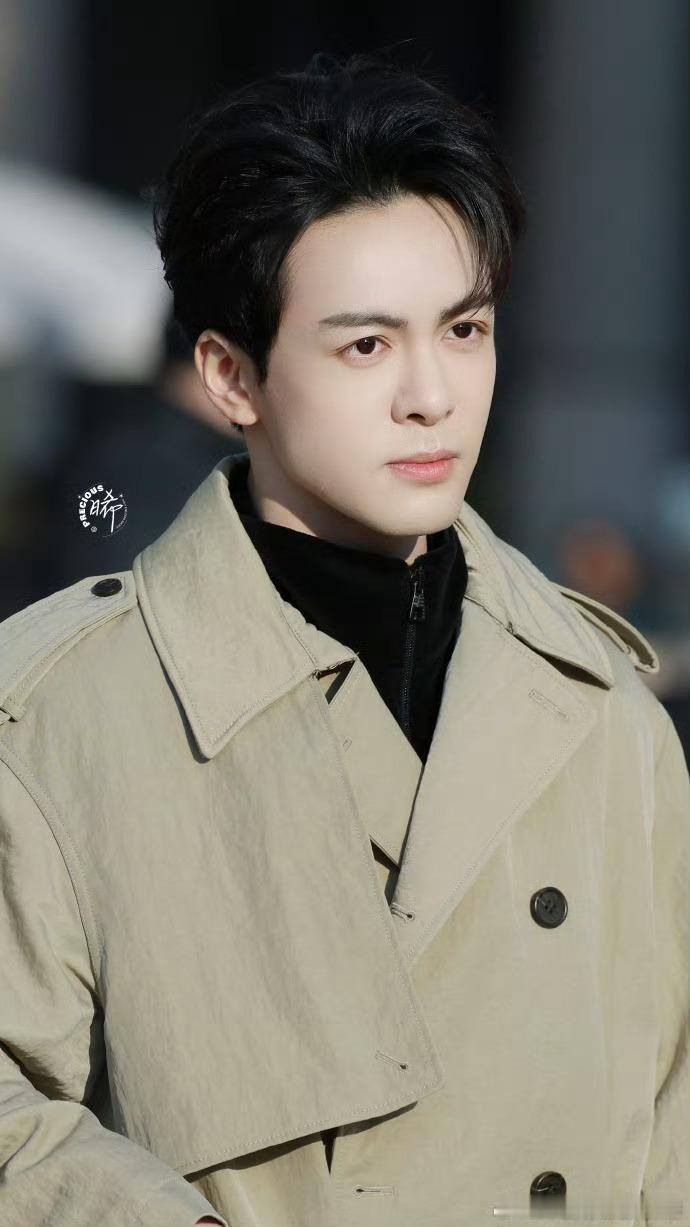 曾舜晞往那一站就是现偶男主  曾舜晞现偶穿搭 曾舜晞就是自带偶像剧气质，往那一站