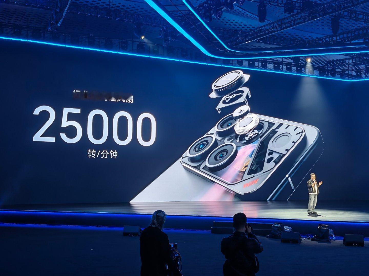 25000转每分钟的行业最高转速风扇而且还是支持满级防尘防水IP68+IP69+