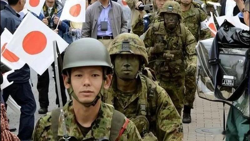 日本统合幕僚监部发布令和7年度统合演习宣传片，约5.8万人、300架飞机参演，规