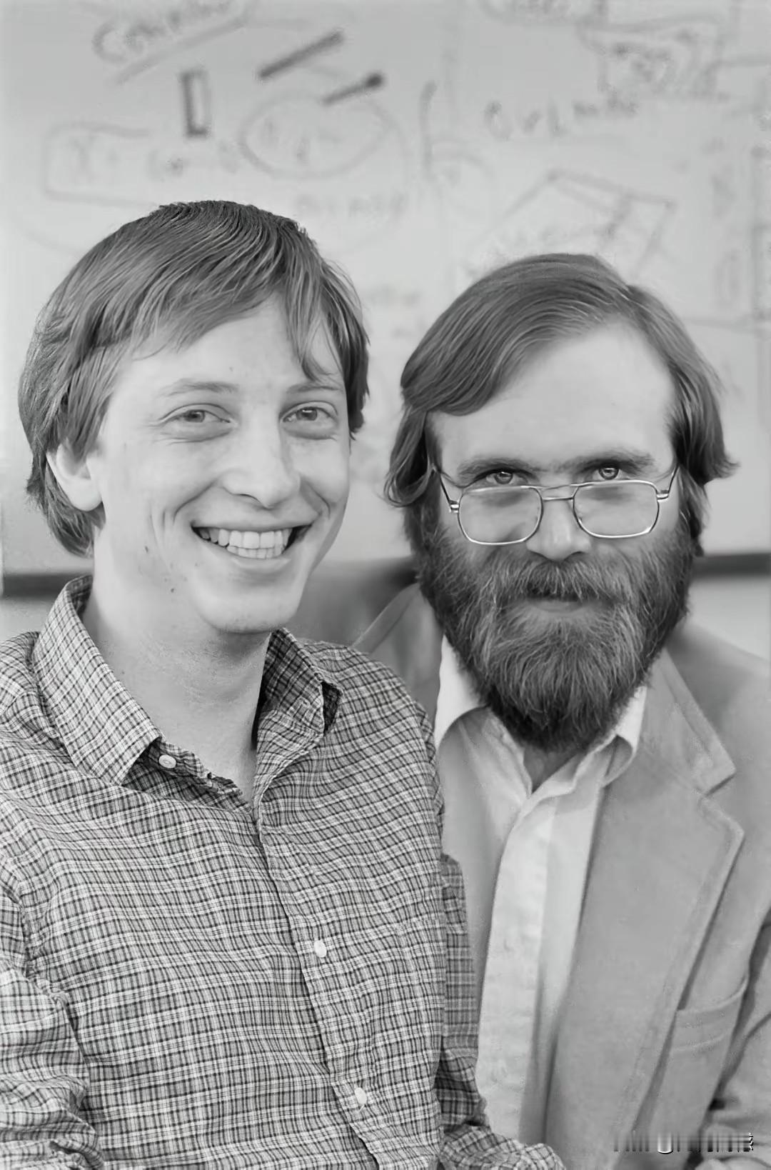 比尔盖茨年轻的时候，看起来也没有什么特别之处，整个人瘦瘦的，没有岁数大的时候看着