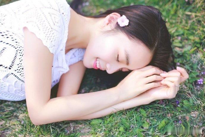 给自己一个迂回的空间，学会思索，学会等待，学会调整，人生，有很多时候，需要的不仅