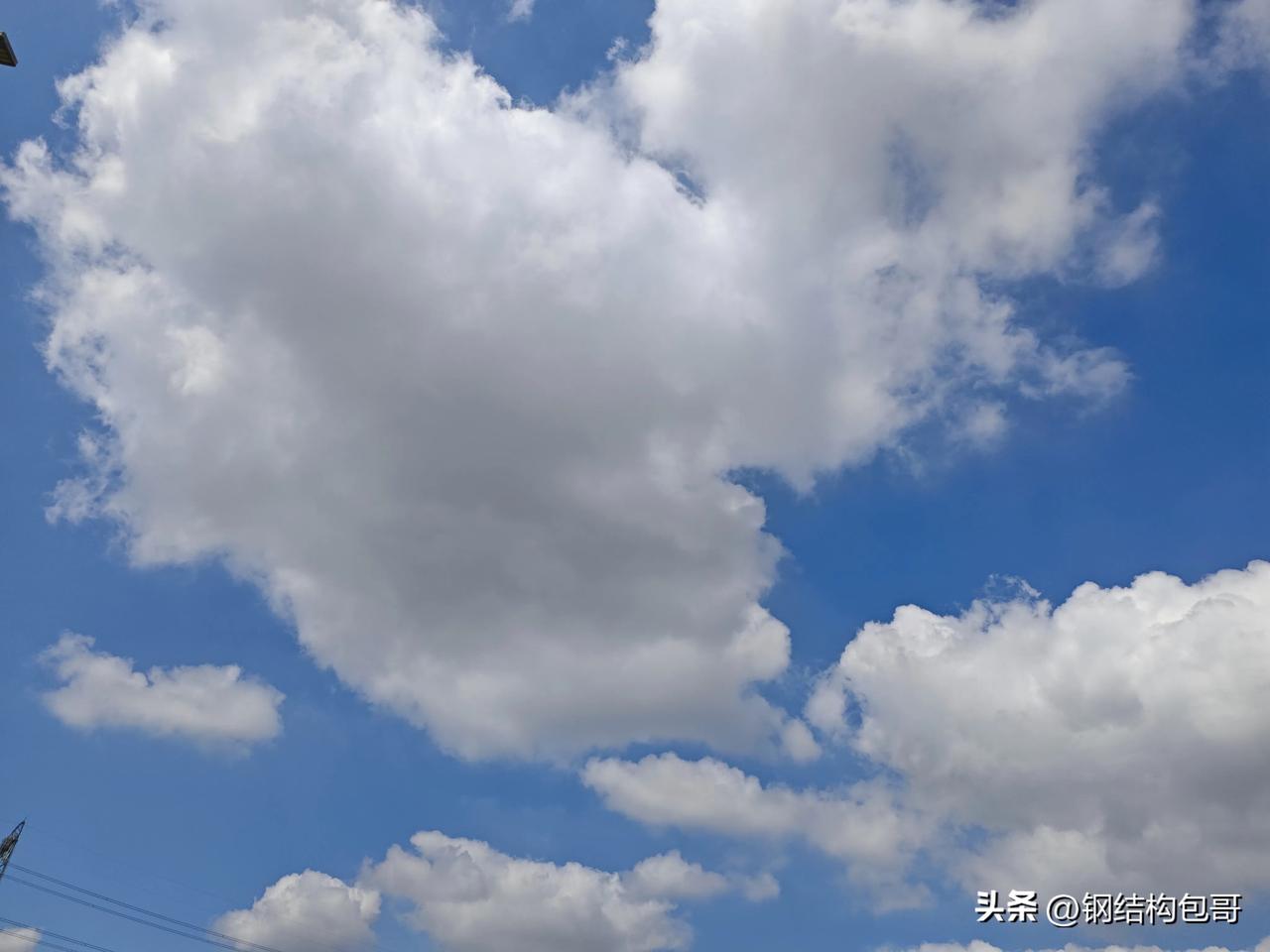 我认为支持，带电话手表上学还是可以的，上课时间禁用，下课方便联系，孩子安全也能得