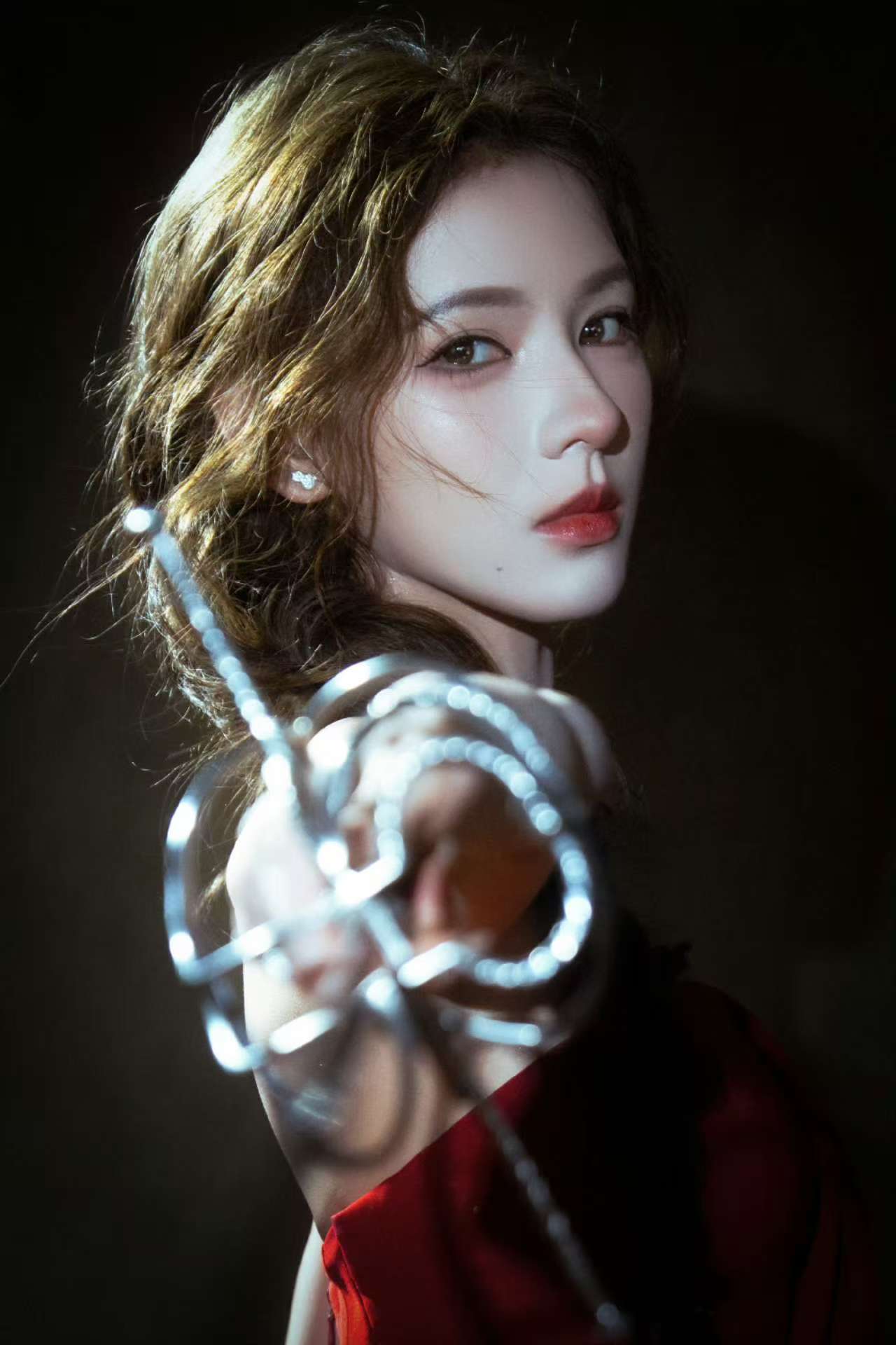 张予曦很高兴遇到你张予曦玫瑰红裙造型张予曦很高兴遇到你，好看，[抱抱][抱抱] 