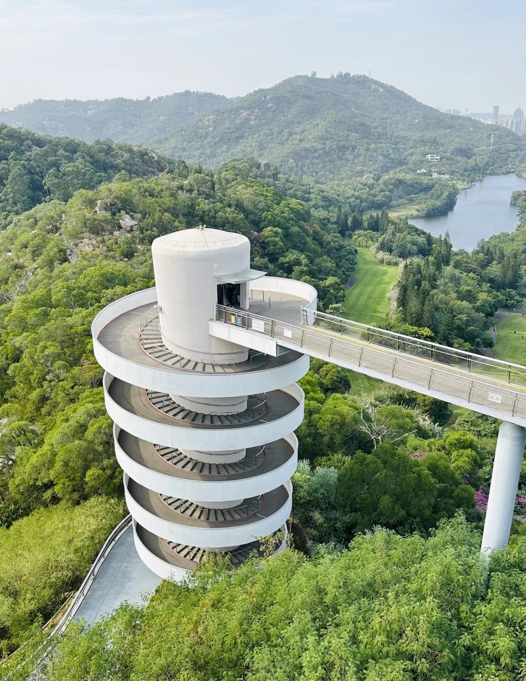 厦门山海步道精华路线| 带父母出行不费腿‼️
基本是下坡路段，台阶很少，友好出行