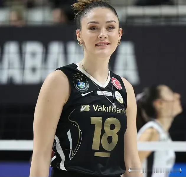 科内否认有意居内什 批经纪人借科内炒作身价
2月12日，意甲科内利亚诺女排老板否