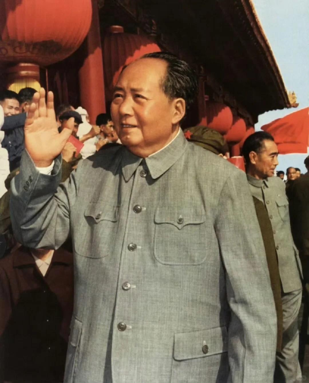 这才是我的偶像，我追星追的是他 毛主席是我们国家和人民当之无愧的伟大领袖，是中国