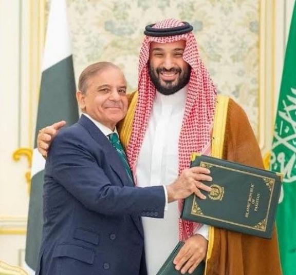 中东惊天大逆转！沙特突然 “反水“，美国以色列彻底傻眼。沙特干了件大事，把自家最