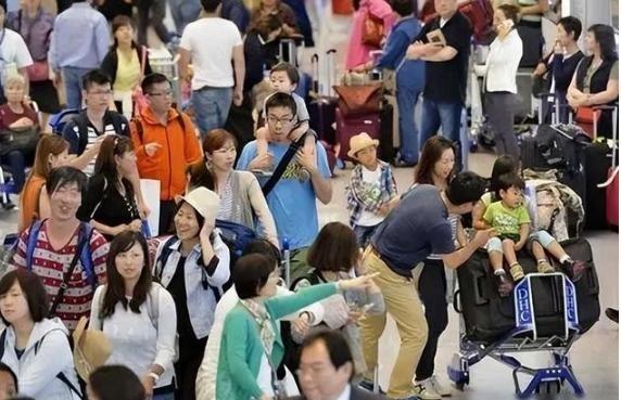 别猜了，中日现在暂时还打不起来，因为有两个信号被我们忽略了。第一个信号就是断交，