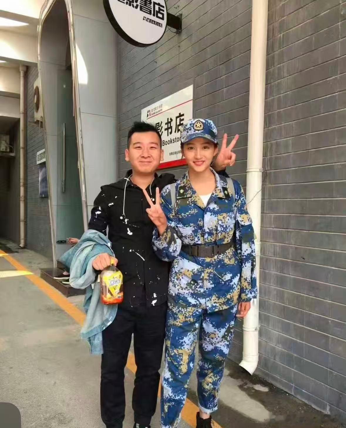 童星叮当称关晓彤火是应该的演员努力和天赋哪个更重要童星这碗饭，端得久才是本事。叮