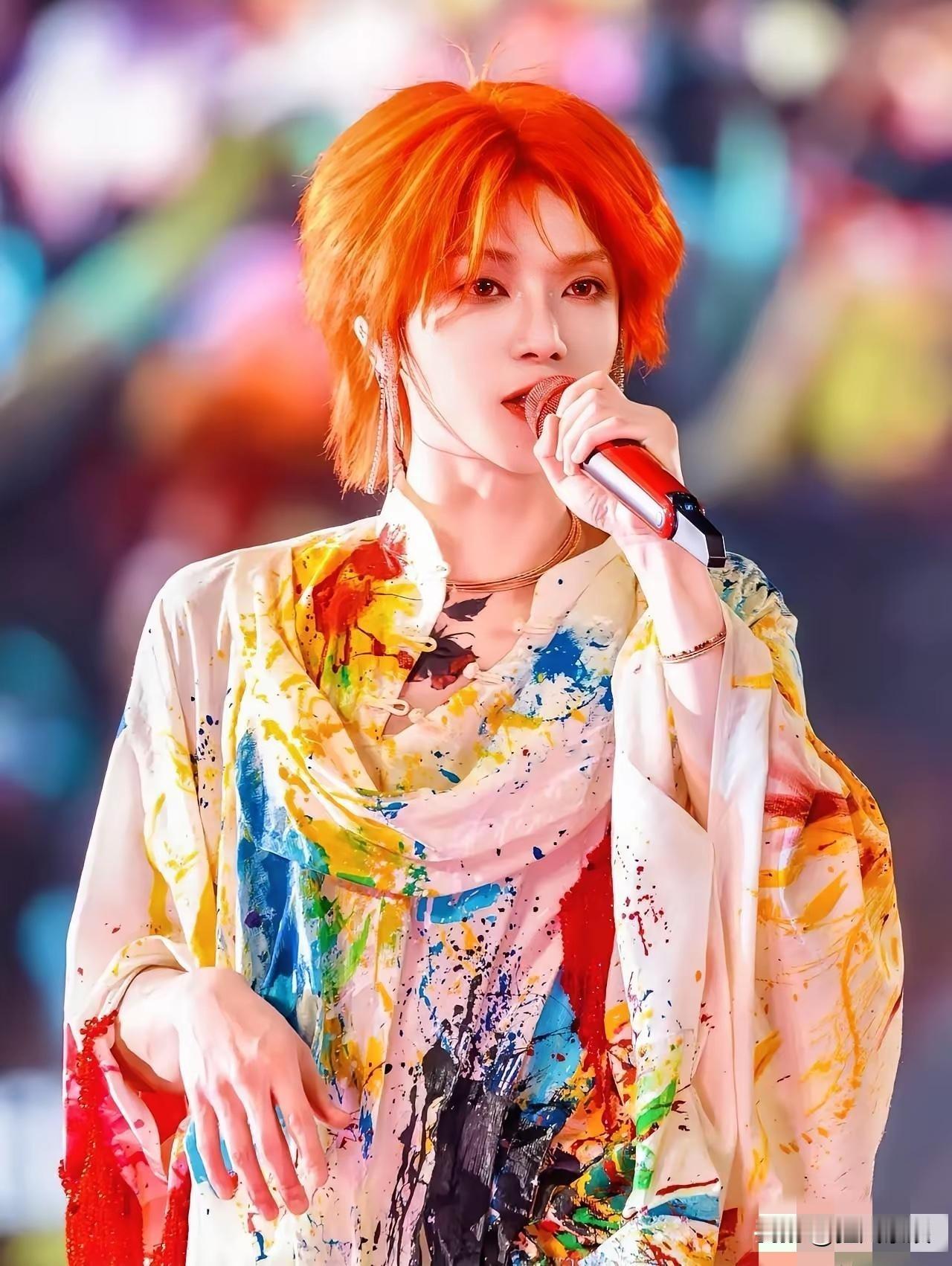 我敢断言，华晨宇只要不塌房，他以后会越来越火！

因为他最大的优势不是唱歌好听，