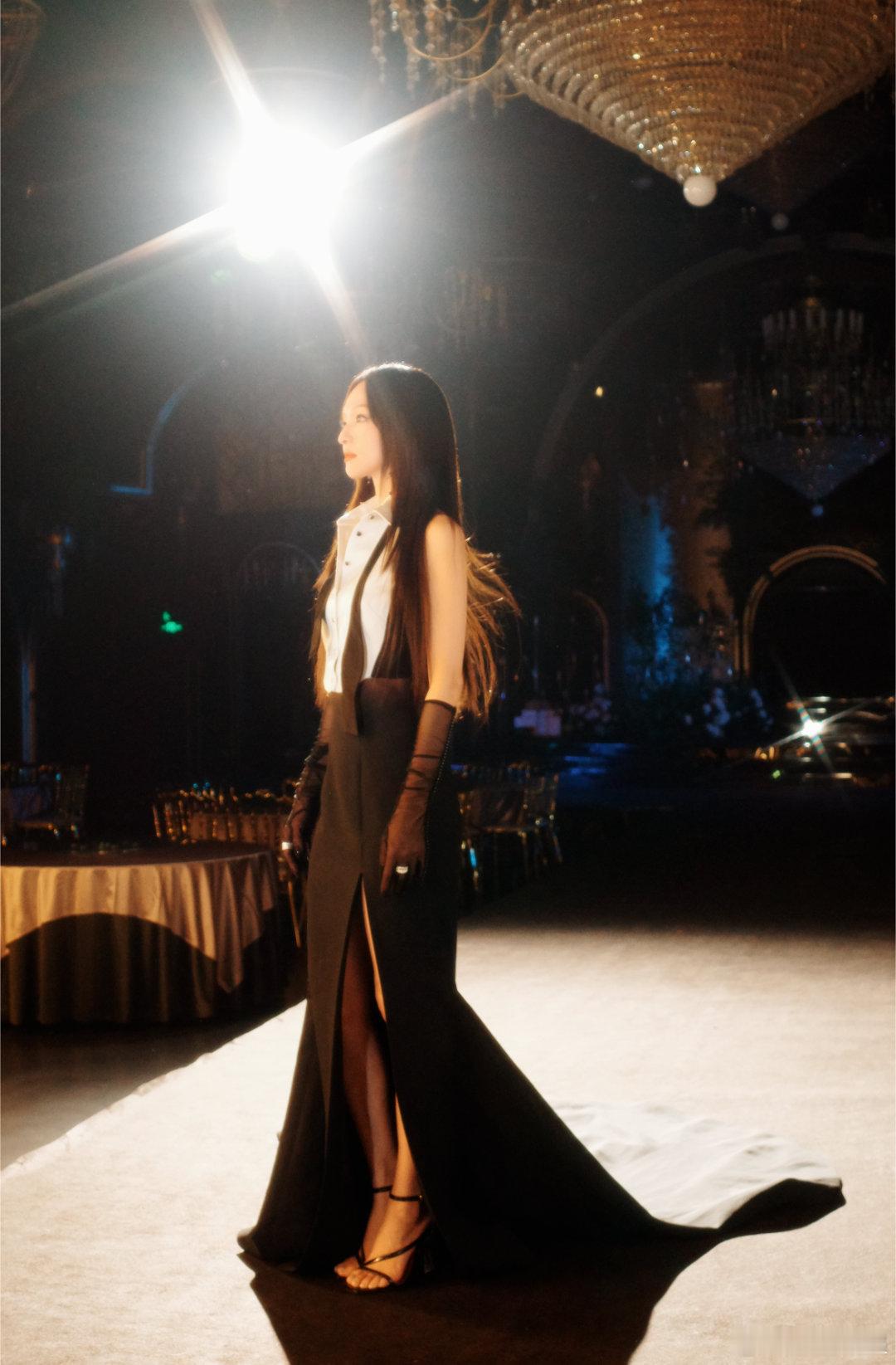 张韶涵觅光mv送给每个平凡人张韶涵觅光MV 新专辑先行曲《觅光》MV来啦！张韶涵