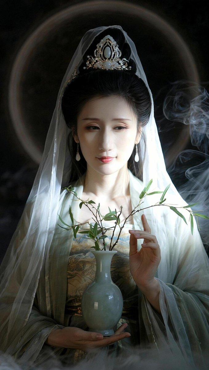 大家觉得什么样的女人是气质女神观世音菩萨[灵光一闪][灵光一闪][灵光一闪]