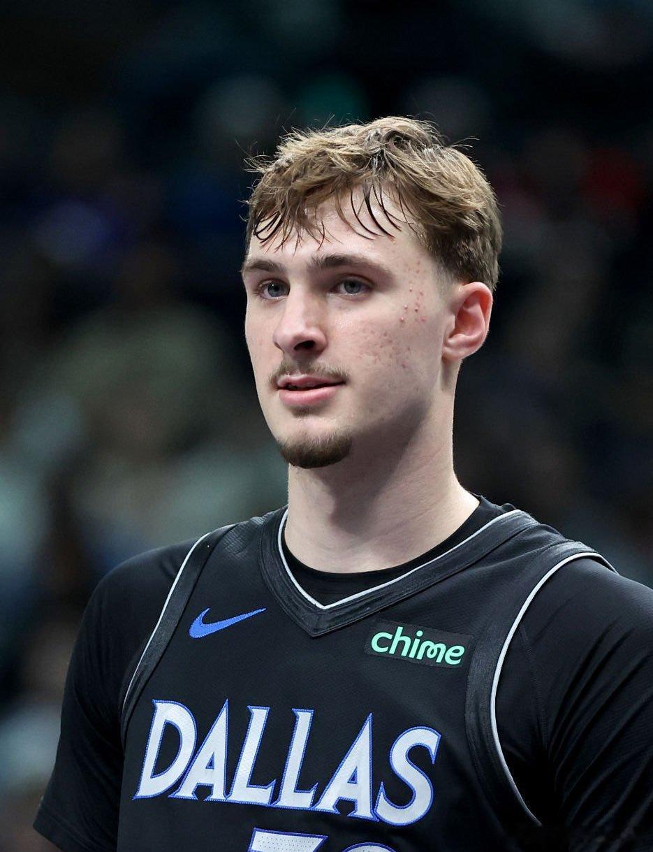 NBA官方更新新秀排行榜：1. 弗拉格2. 克努佩尔3. 德里克-奎因4. 考沃