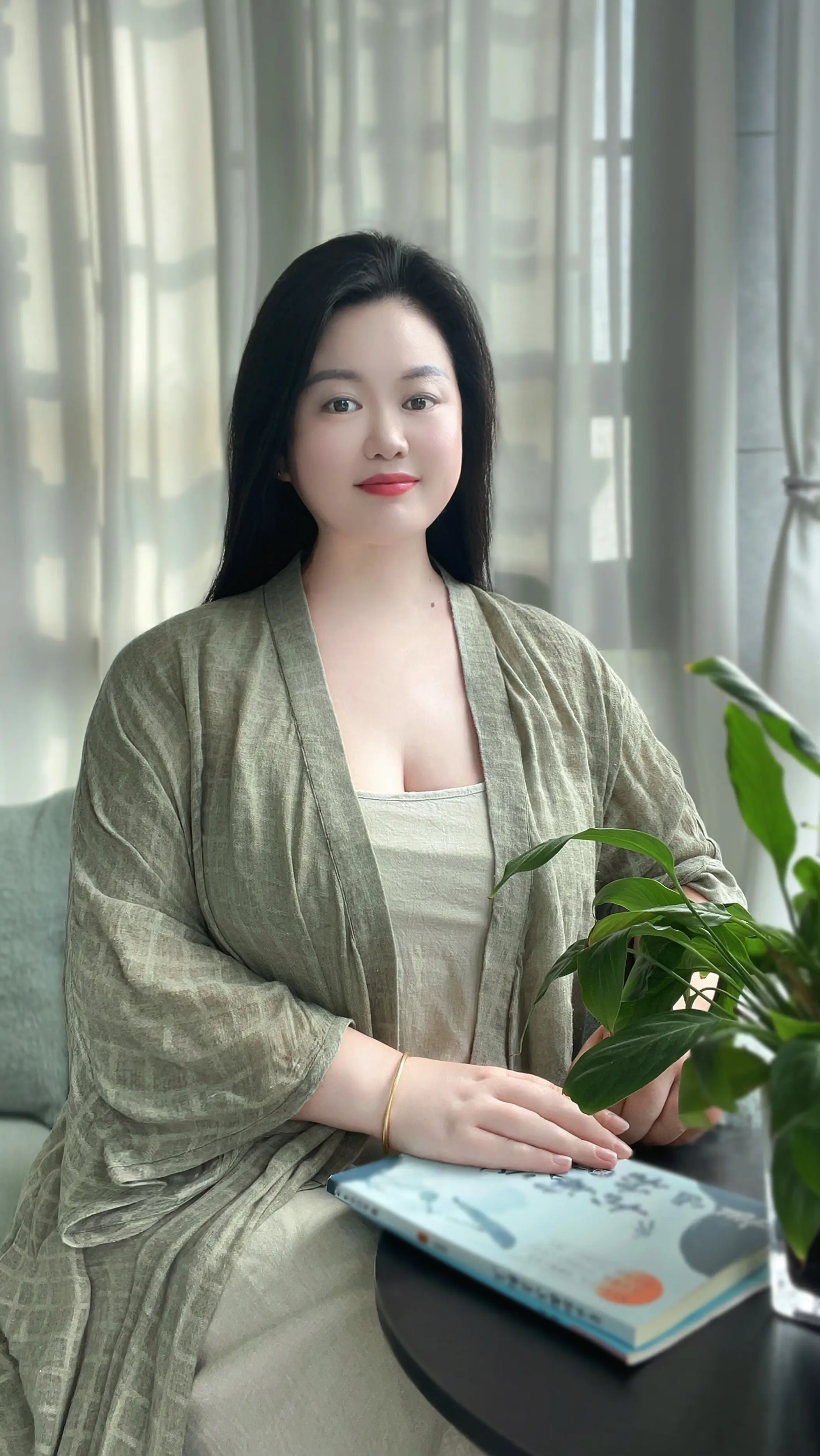 晚风吹人醒，万事藏于心，何以言，何能言，与谁言……