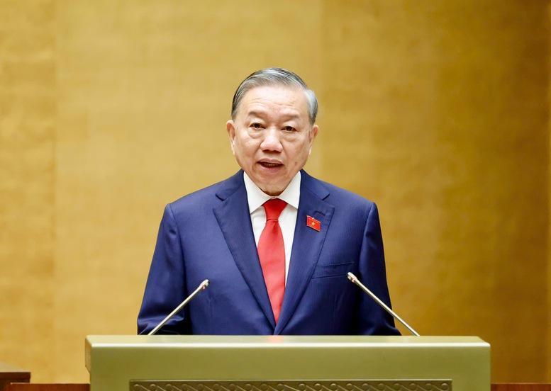 越南对谁都客气，唯独对中国恨得咬牙切齿！美国炸了它几十年不恨，法国殖民它上百年不