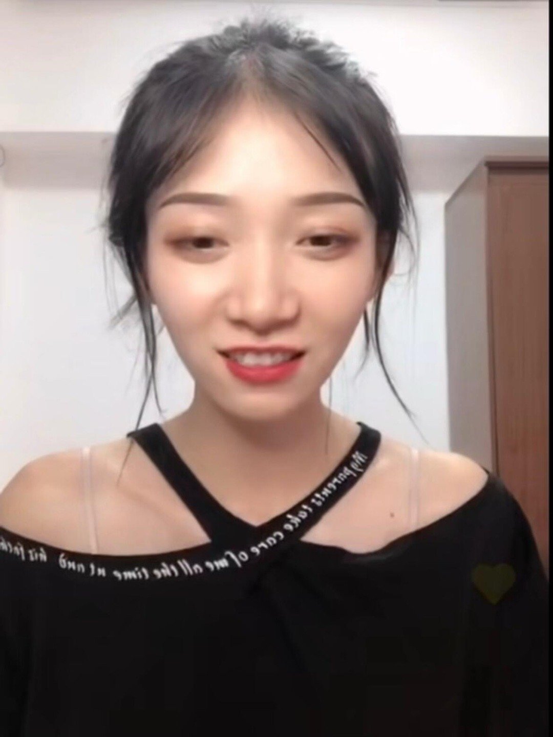 王格格早期照片，和现在有点变化 ​​​