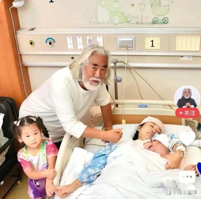 给张纪中大导演点个大大赞！
张纪中老同志真心不错，七十多岁的人了，积极响应国家多