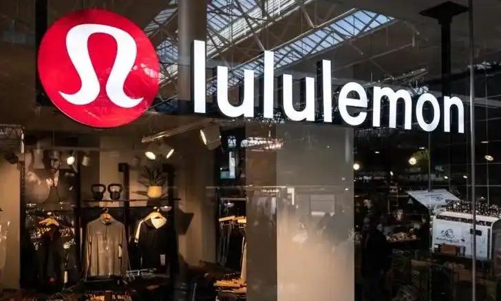 [月亮]lululemon不仅在美国爆致癌丑闻，内部还乱成一锅粥，创始人公开骂公