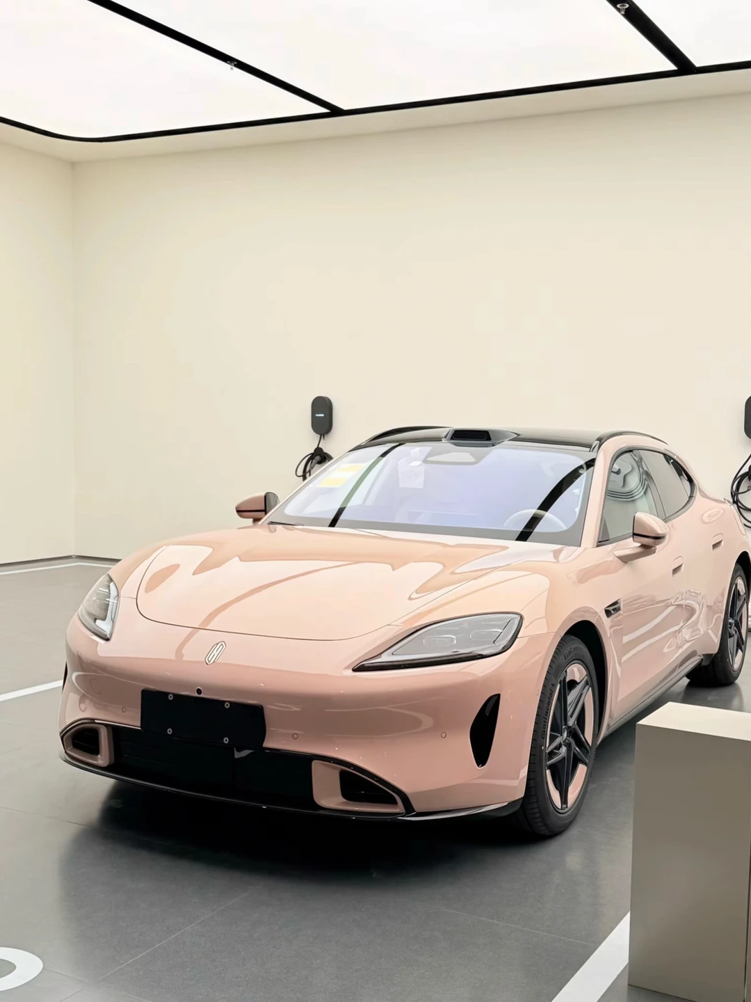 决赛圈 | 超凡粉 琥珀金绿 尚界Z7实拍👀