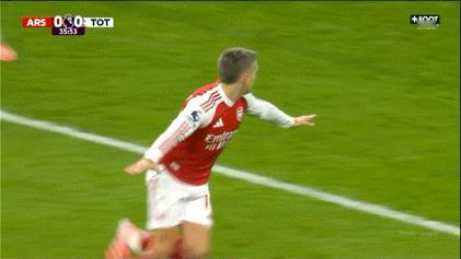 戳萨埃泽都选择滑跪庆祝🎉🎉🎉