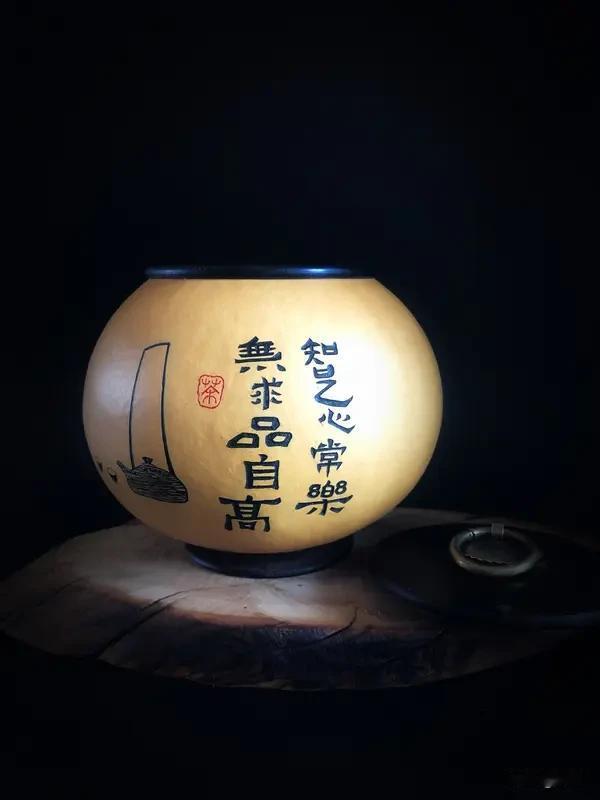 幸福啊，就是懂得知足。就像辛苦工作一天后，能吃上一口热乎的家常饭，窝在舒服的小沙