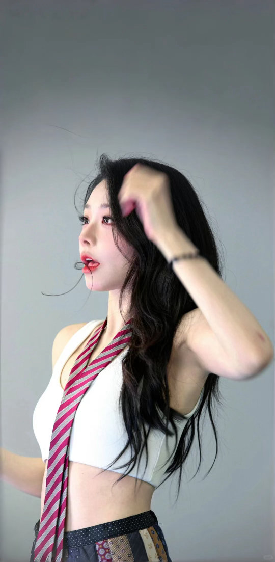 让喻言失望的朋友是谁 真正的朋友，会在你没化妆时帮你挡镜头，而不是特意化妆来和你