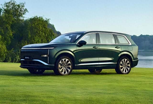 10.98 万起！五菱又把 "价格屠夫" 玩明白了，大六座 SUV 终于进 10 万