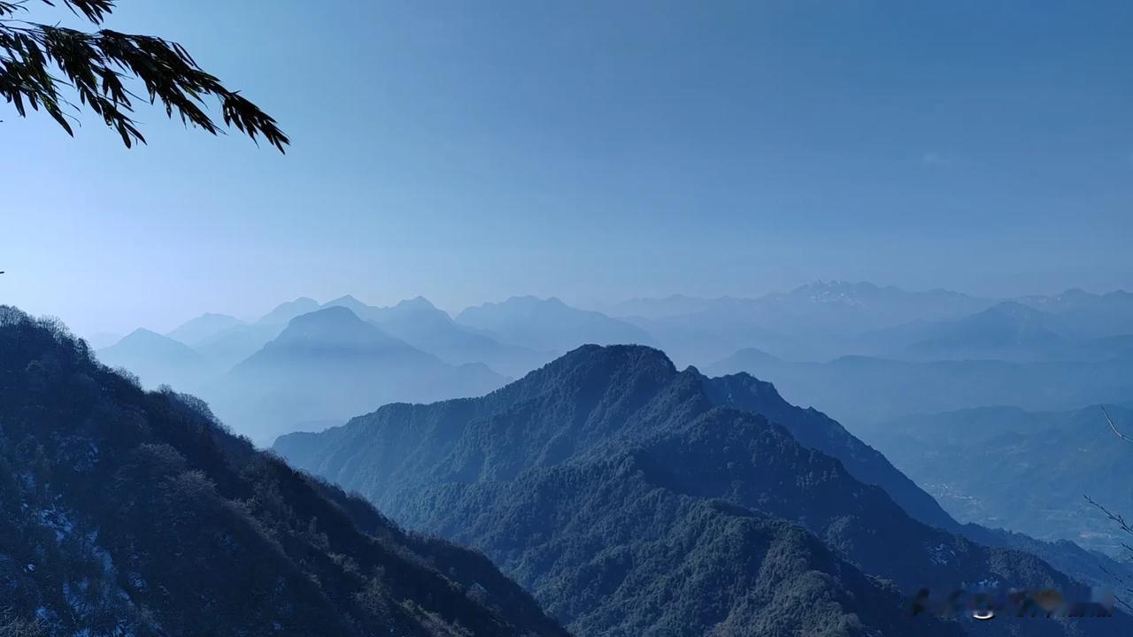 人生不如意十之八九

各有各的苦

每个人能做的就是

想开点、看淡点、糊涂点