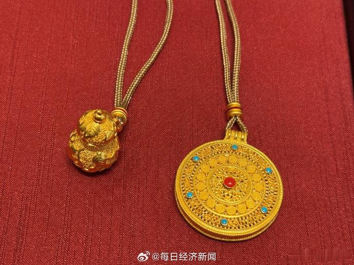 老铺黄金门店冷清已按克卖 【每经实探SKP老铺黄金门店：门店冷清、二手折价、按克