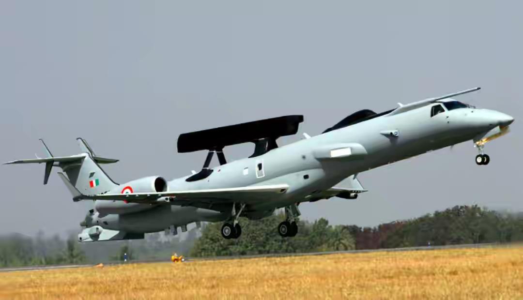 印度军用飞机坠毁，对军迷而言并非什么大新闻，也没什么值得大惊小怪的。毕竟在众多军