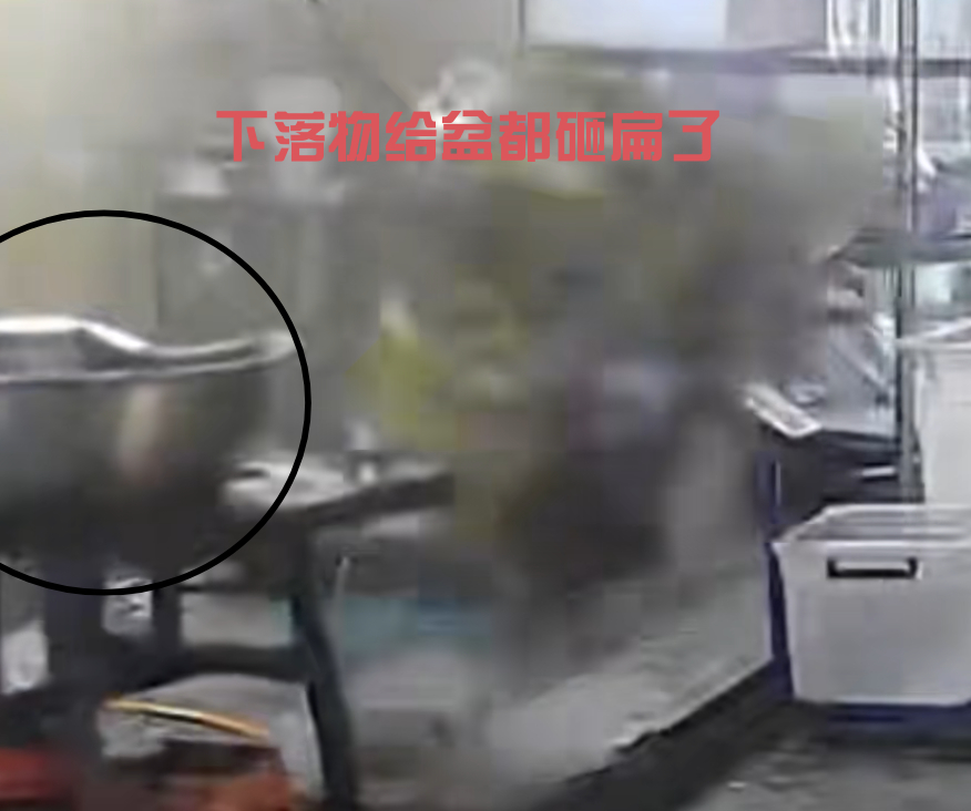 老板一个善举救了自己一命积德无需人见，行善自有天知。心存善念，必有后福。老板日常