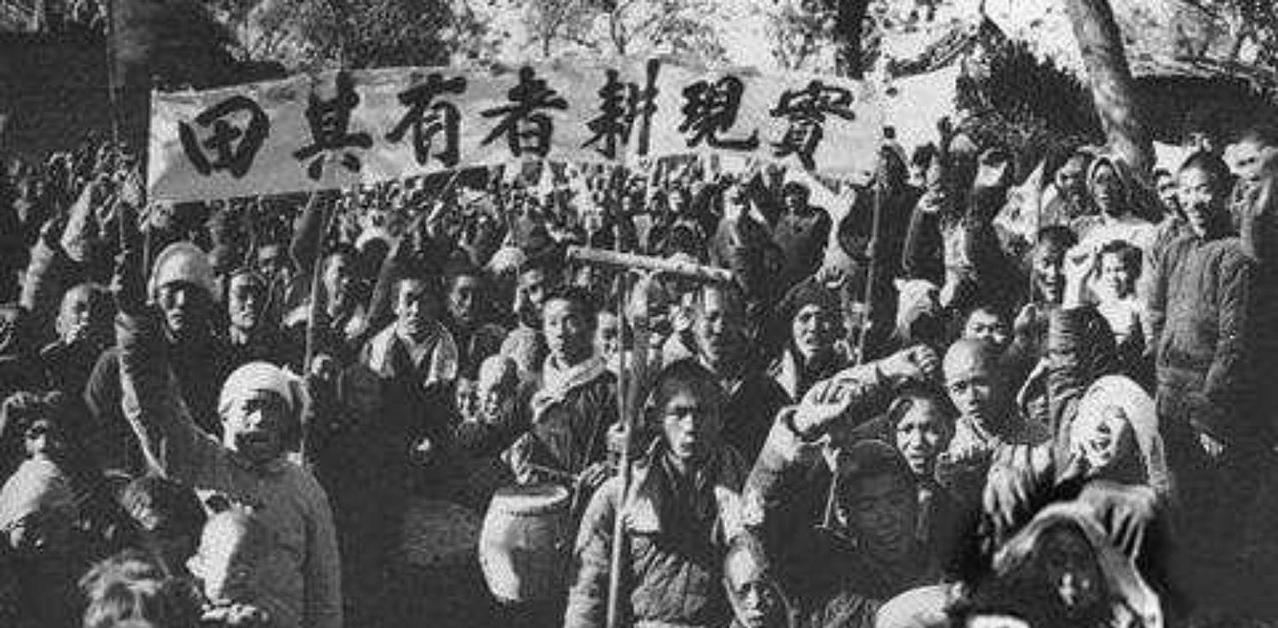 土改时，我们村没有地主，只有一户富农，他家的土地分得只剩下八亩，牲畜剩下一头牛，