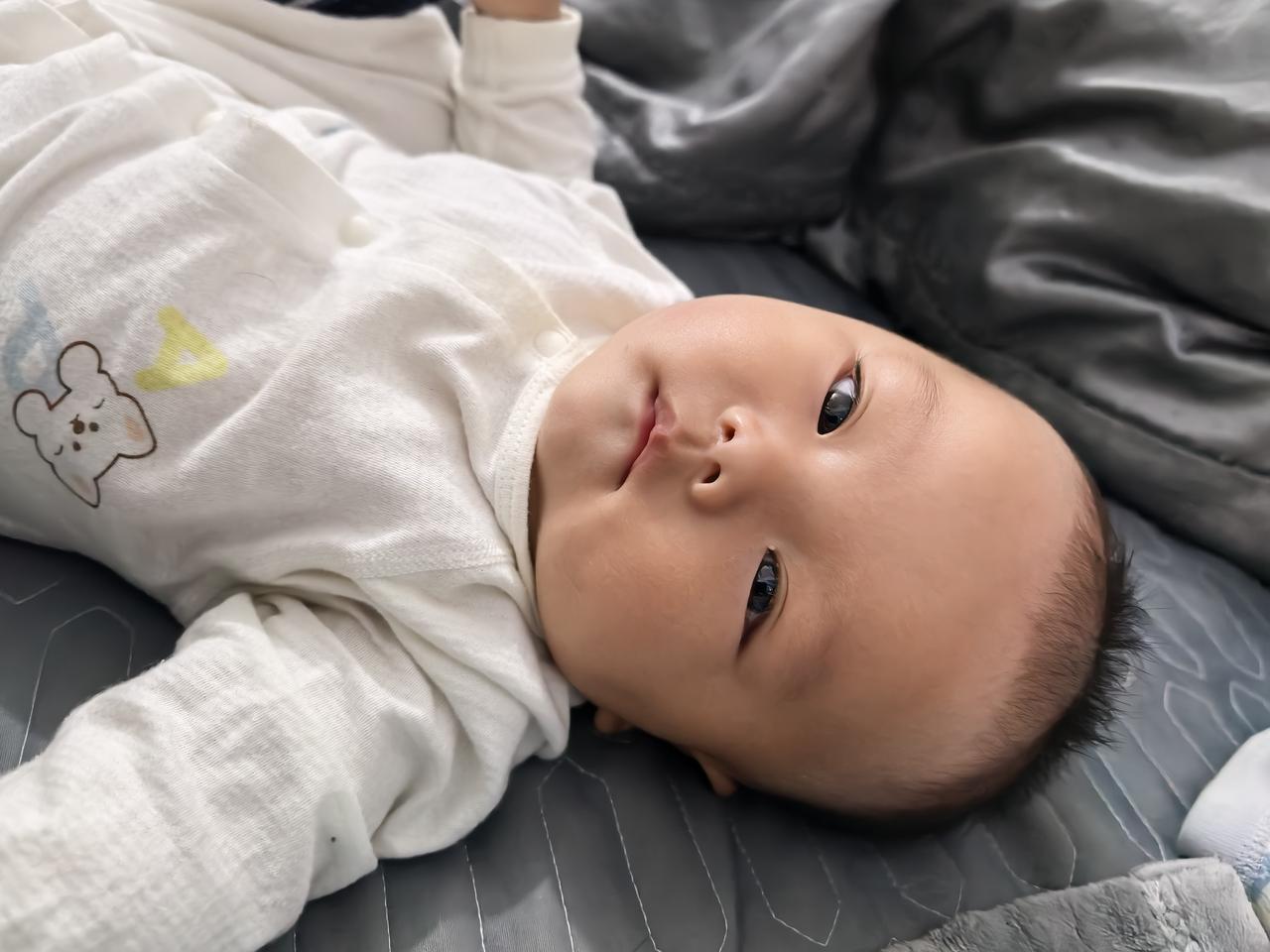 以前不明白为什有些同学生了孩子就没有时间出来聚一聚了，直到后来有了孩子才知道，别