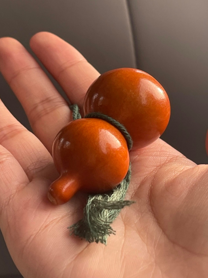 你的家运开始往上了你发现了吗？最近家里有些微妙的变化。以前一进门就觉得压抑，现在