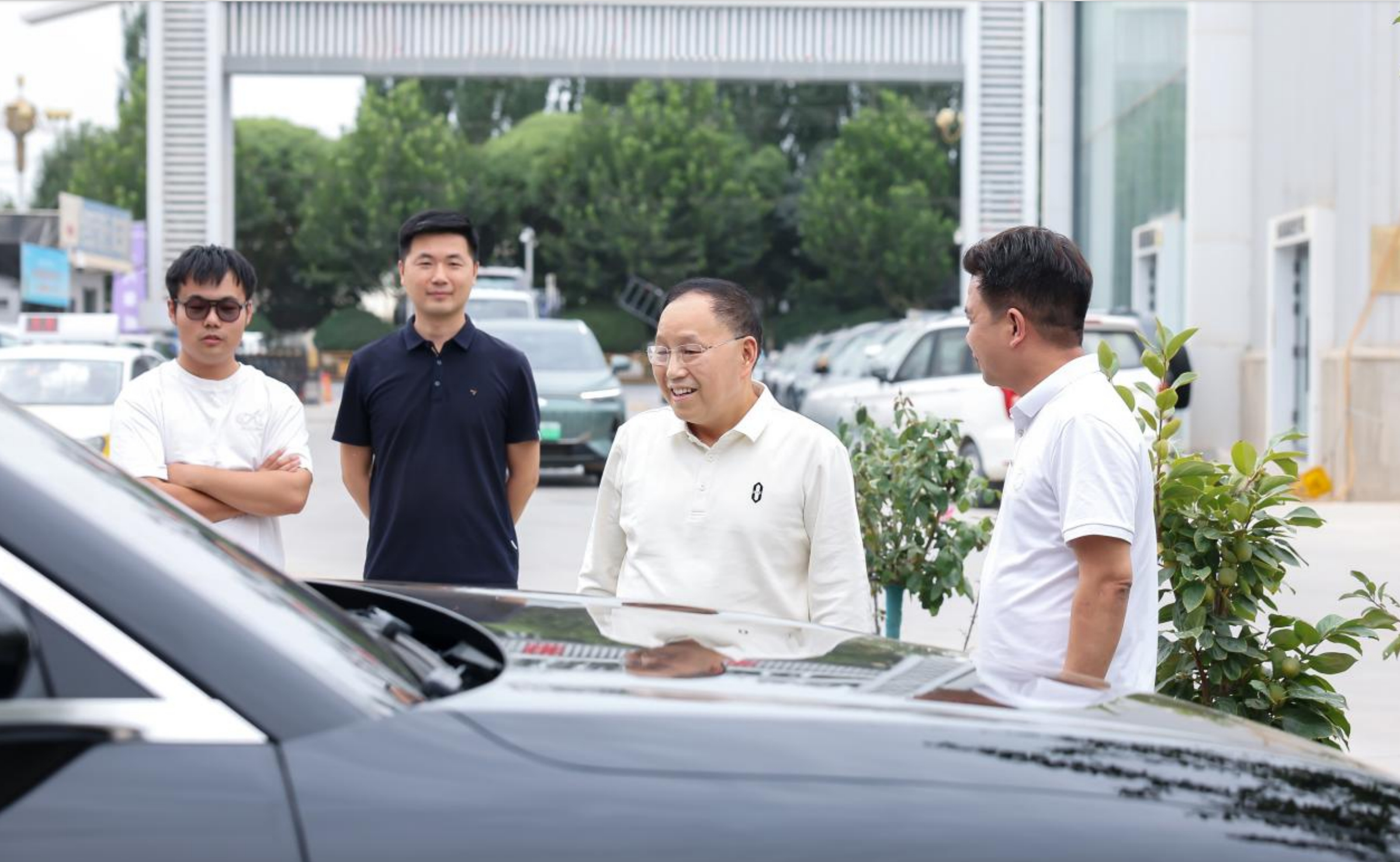车若初见 8月10日，问界“与用户共话新豪华”直连活动走进新疆喀什。赛力斯集团董
