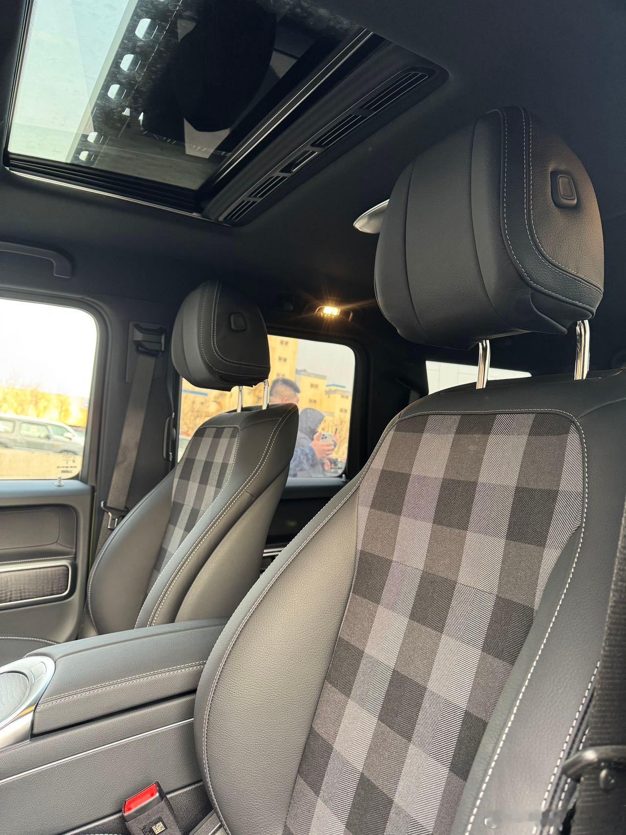 奔驰G500汽油版 龙舌兰绿 全球限量460台含豪车税298万 没看错，汽油版报