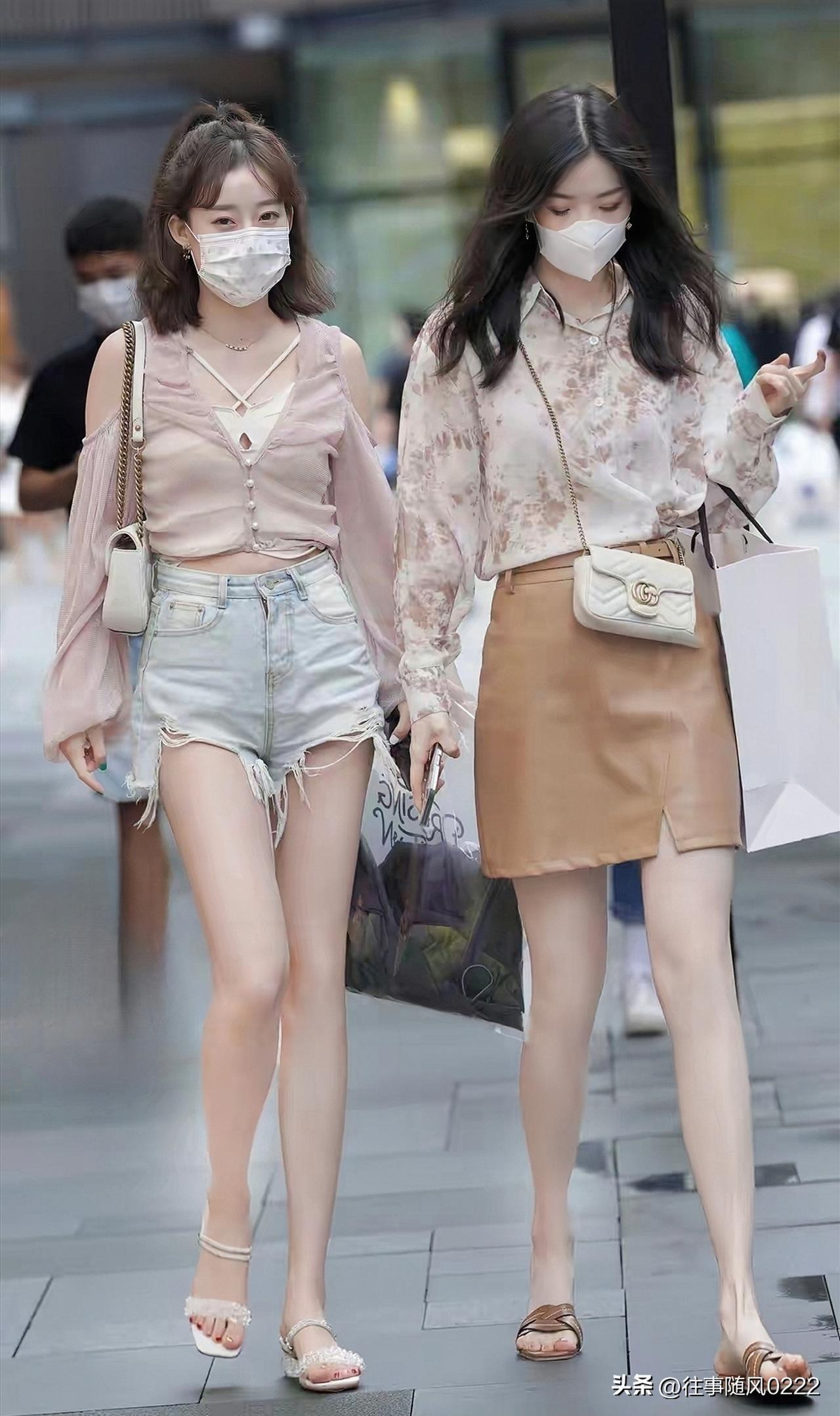 闺蜜逛街，轻松时尚，一起享受美好时光