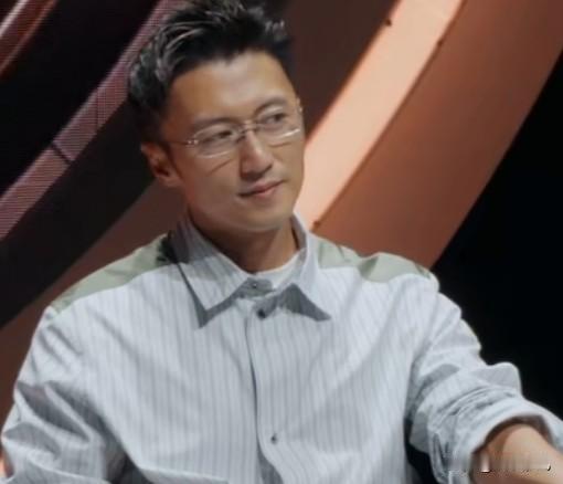 谢霆锋认为白糖拌西红柿不能拿来比赛

白糖拌西红柿只能说是小时候的回忆，这么简单
