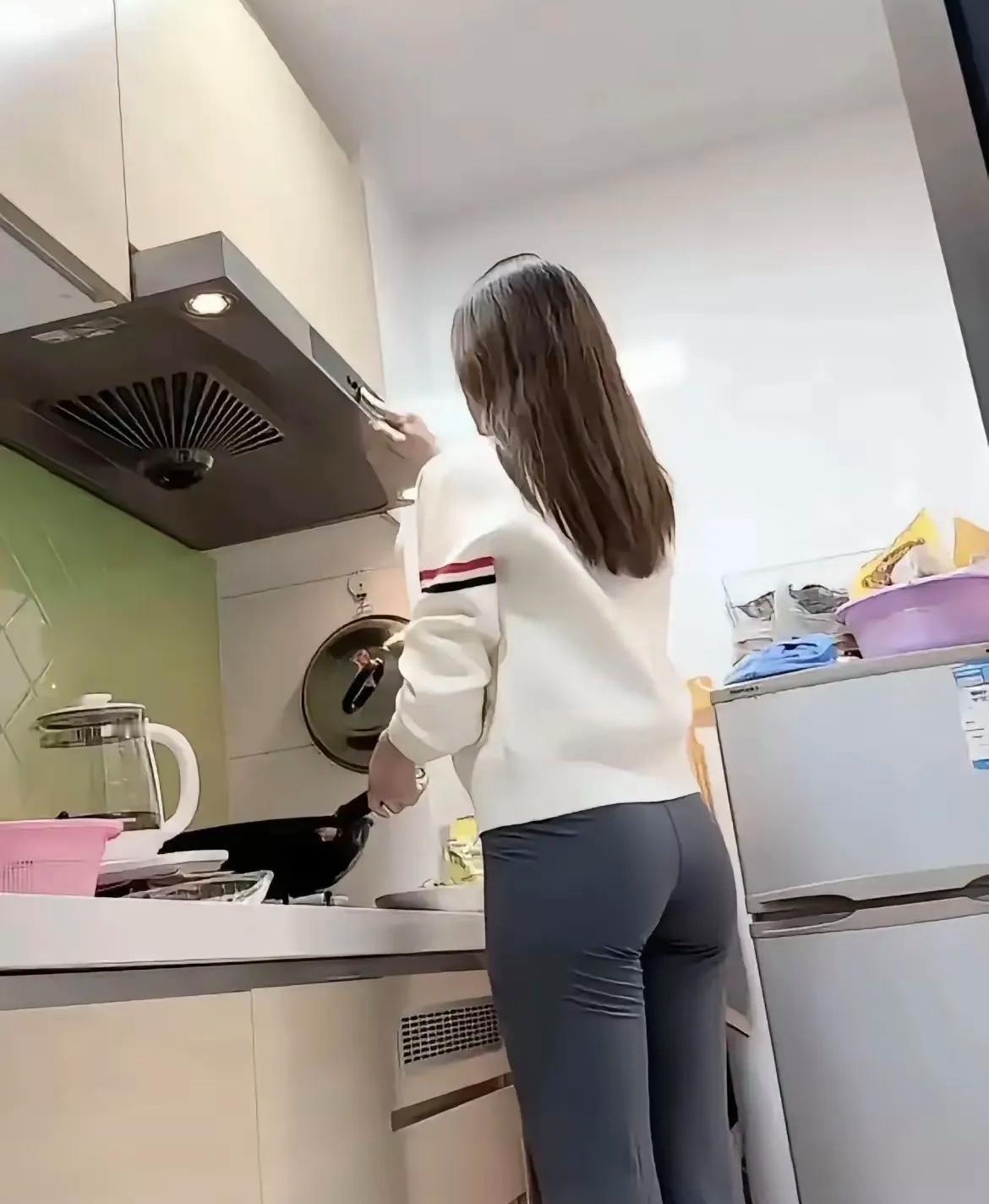 嫂子天天给我做饭真好