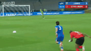 这不是红牌?辽宁铁人外援肘击金顺凯逃红，中超裁判越来越没底线了！
昨晚进行的中超