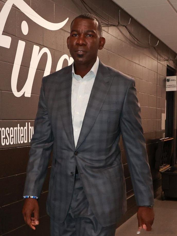 Stein：迈克尔-芬利当时对交易东契奇提出了最强烈的反对意见。目前，芬利和马特