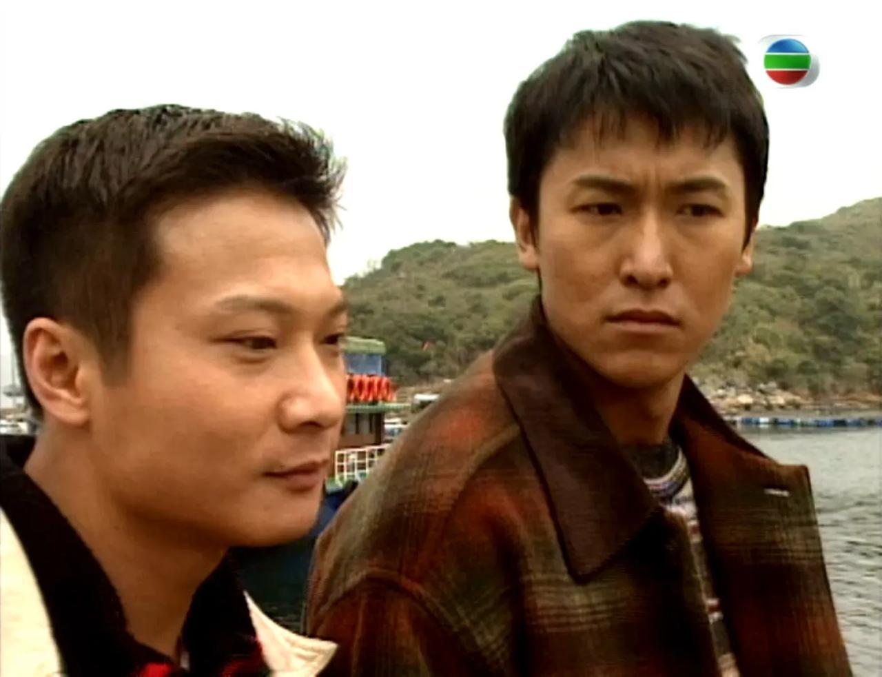 康小姐是教育中心的负责人，稳重漂亮，她和端木宏联手给小紫报仇。三个男人都被杀，还