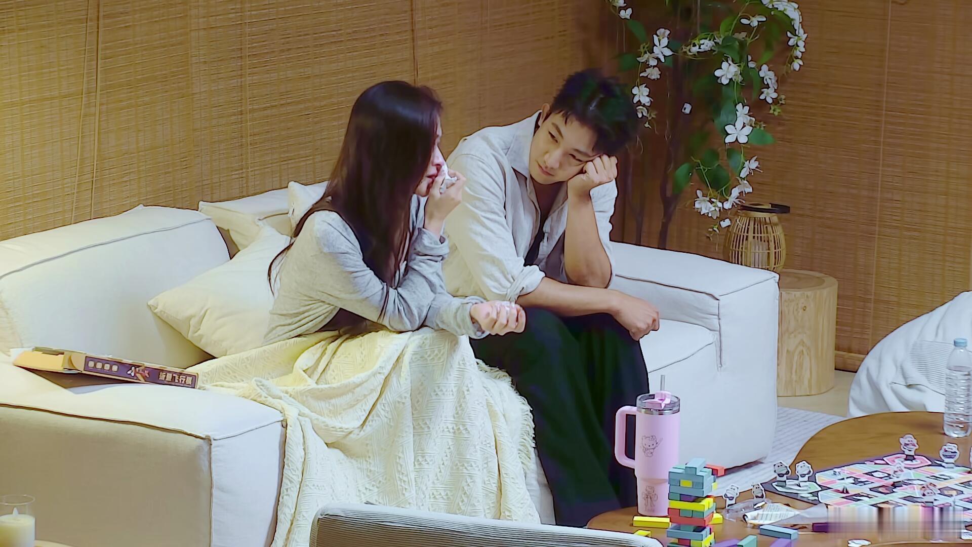 《有秘密的我们2》李怡璇哭了，爱情悬了《有秘密的我们2》马上要结束了，一直以为李